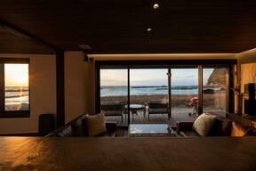 【直前割】お日にち限定で素泊まりプランがお得　プライベートビーチと美しい夕日 駿河湾を臨む海辺の邸宅の画像