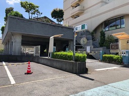 JR成田駅西口前　Wi-Fi　駐車先着順無料の画像